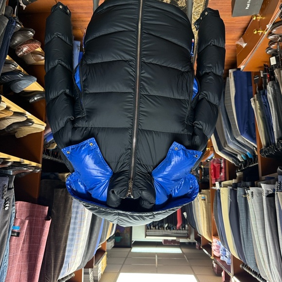 Moncler Black and Navy Jacket - Picture 16 of 16